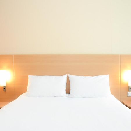 Ibis Kortrijk Centrum Exterior foto