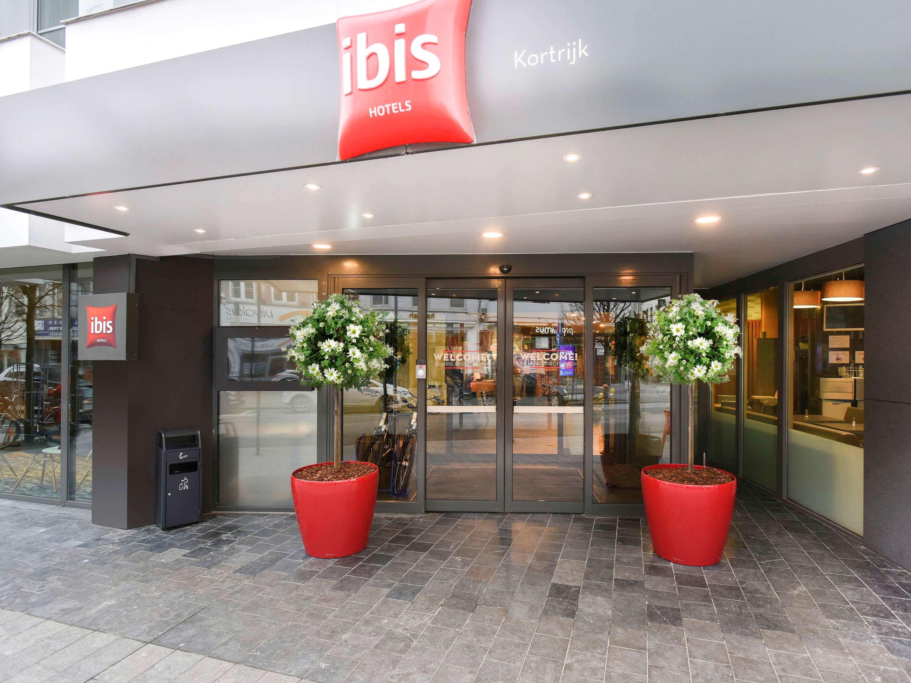 Ibis Kortrijk Centrum Exterior foto